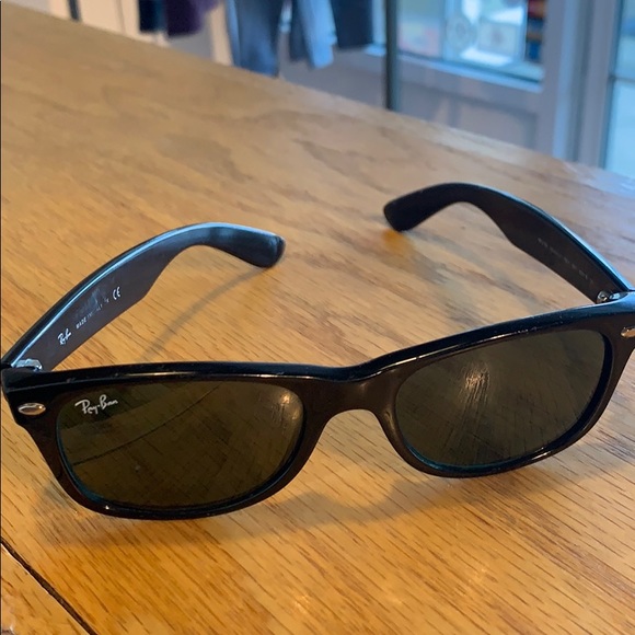 Ray-Ban Accessories - Used Ray-Ban Wayfarer